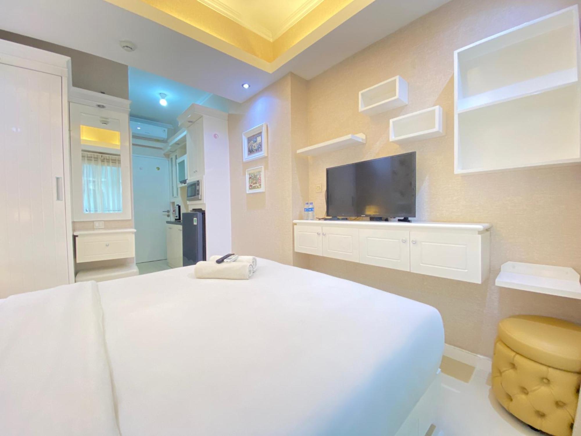 Well Furnished At Grand Afrika By Travelio